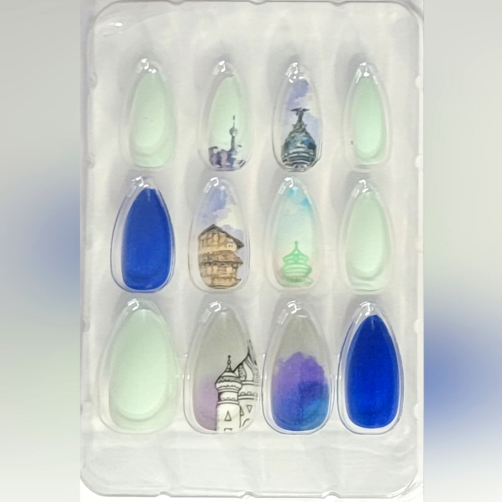 Press on Nails *Free with purchase*